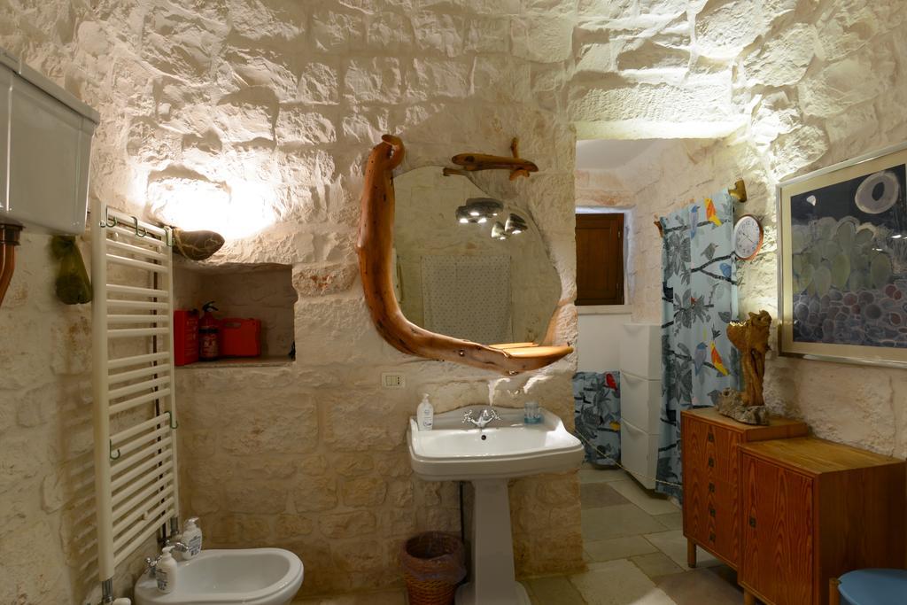 Вілла Trulli La Gufa Остуні Екстер'єр фото