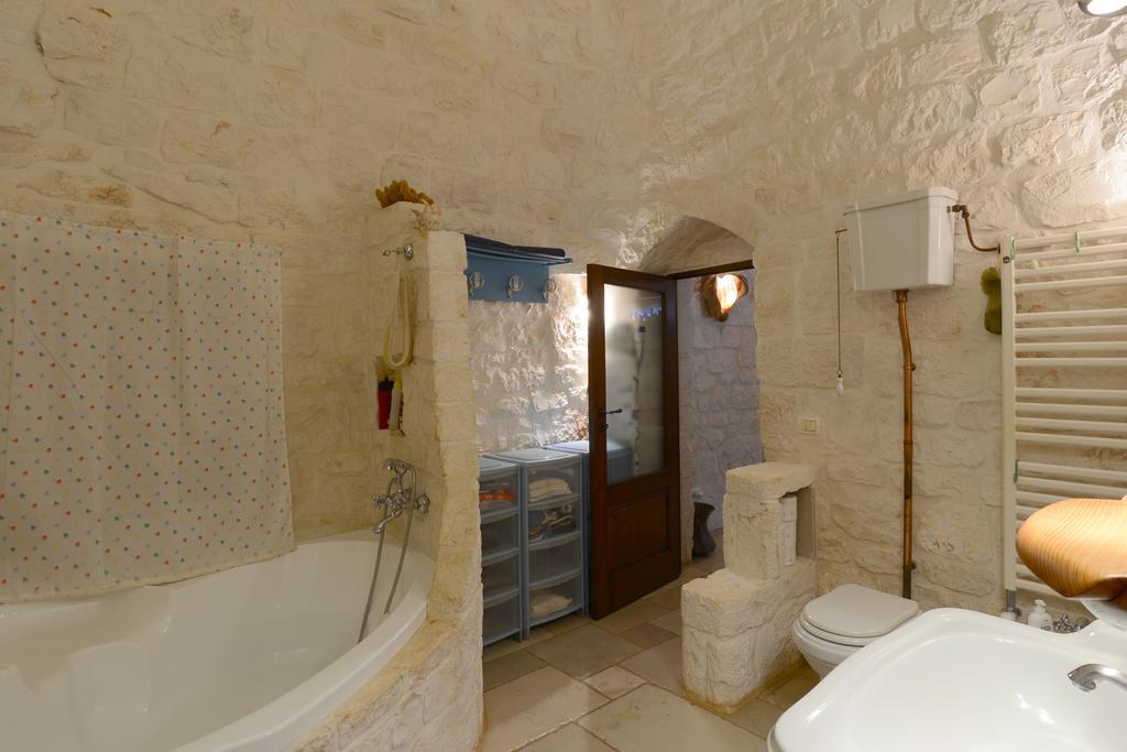 Вілла Trulli La Gufa Остуні Екстер'єр фото