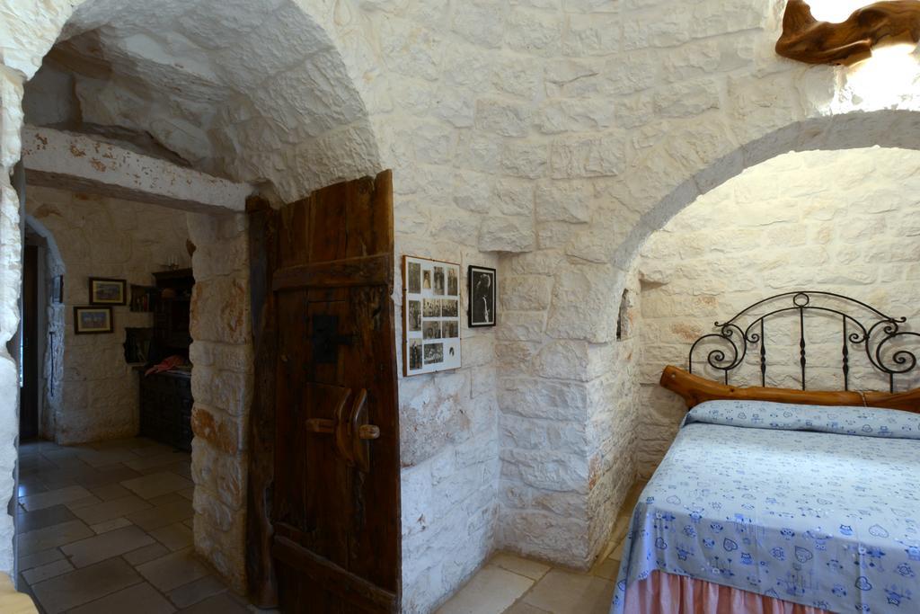 Вілла Trulli La Gufa Остуні Екстер'єр фото