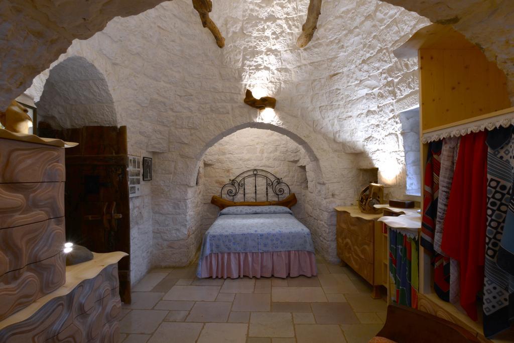 Вілла Trulli La Gufa Остуні Екстер'єр фото