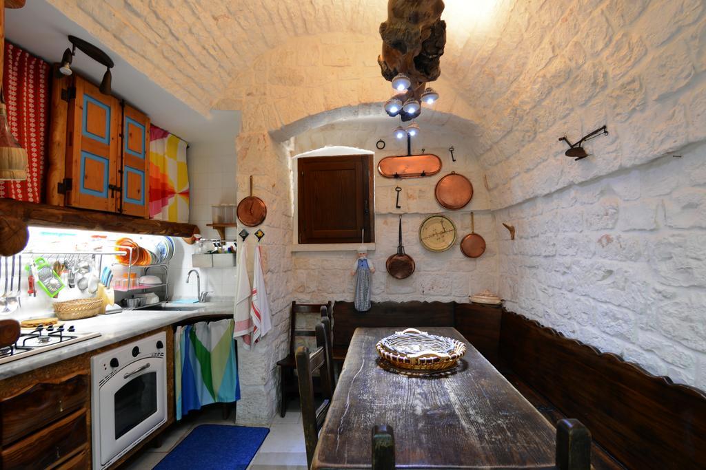 Вілла Trulli La Gufa Остуні Екстер'єр фото