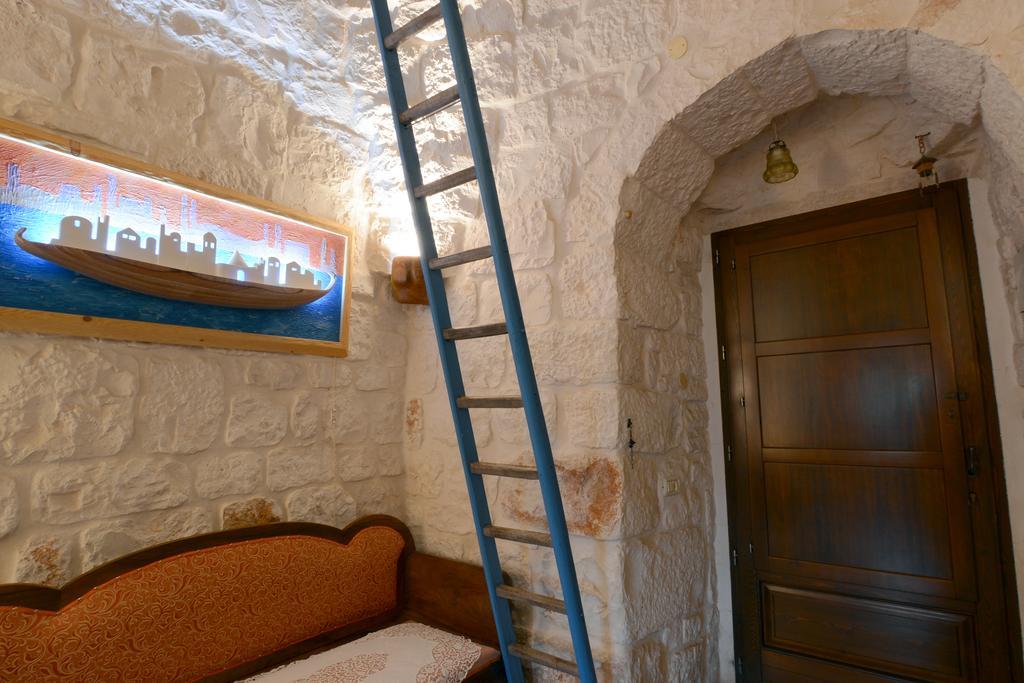 Вілла Trulli La Gufa Остуні Екстер'єр фото