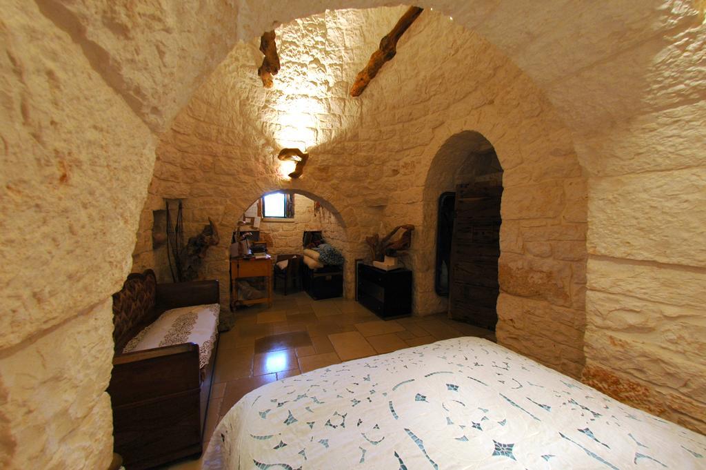 Вілла Trulli La Gufa Остуні Екстер'єр фото