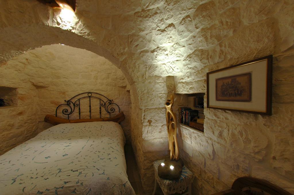 Вілла Trulli La Gufa Остуні Екстер'єр фото